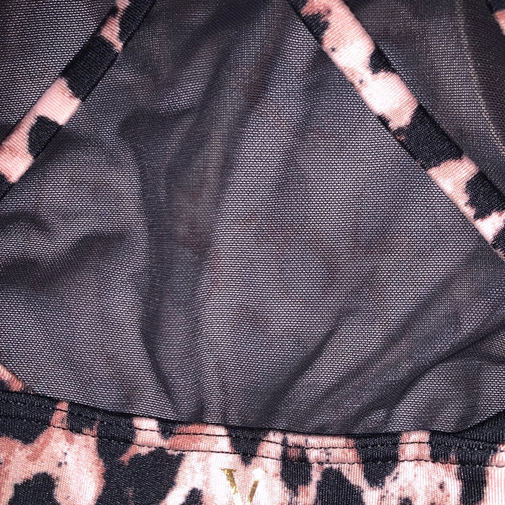 ❤️VICTORIA’S SECRET LEOPARD STRAPPY-BACK SPORTS BRA. EXCELLENT!NWOT - Picture 3 of 5